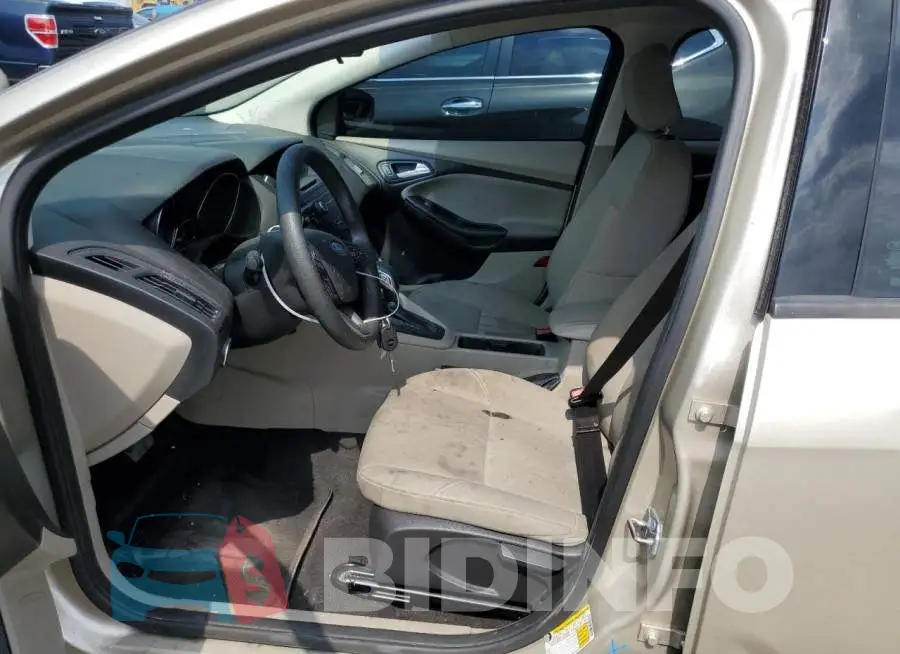 1FADP3F27HL275131 Photo# 7
