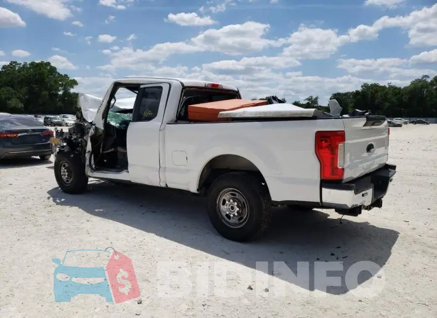 1FT7X2A63HEE79117 Photo# 2