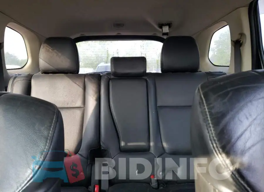 JA4AD3A30KZ011916 Photo# 10