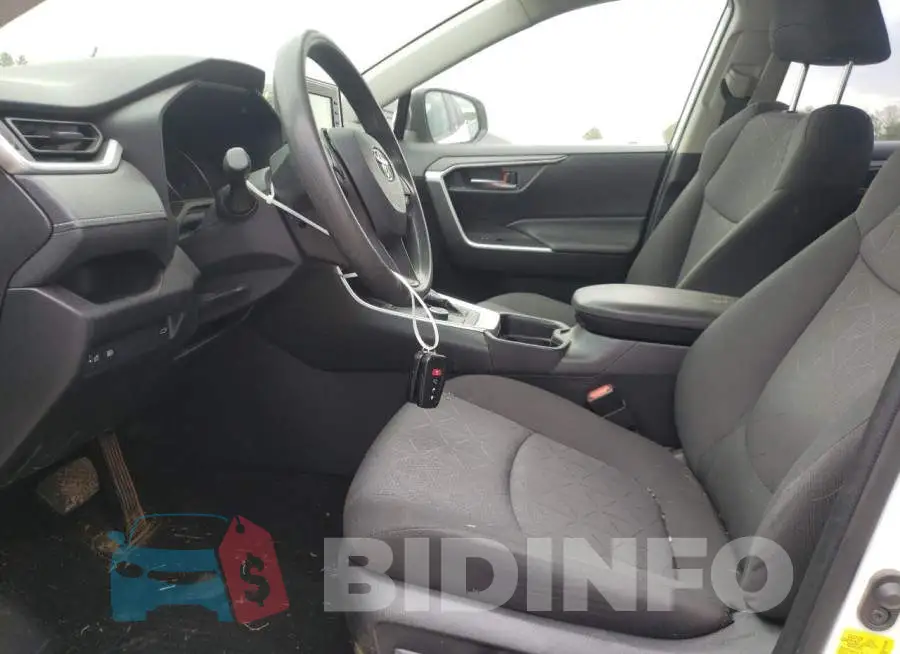 JTMR6RFV6MD011712 Photo# 7