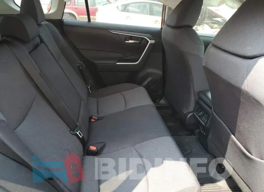 JTMRWRFV5MD132442 Photo# 10