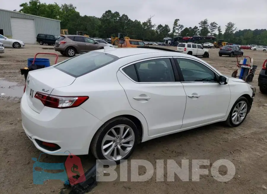 19UDE2F72JA008973 Photo# 3