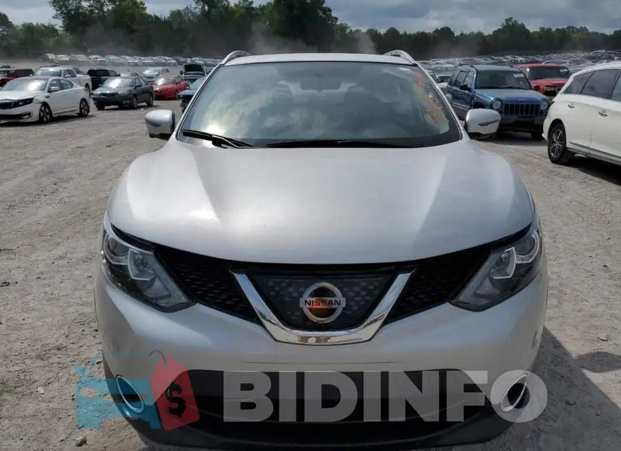JN1BJ1CP3JW185747 Photo# 5