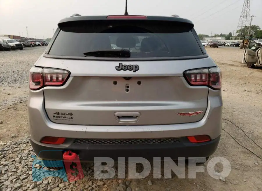 3C4NJDDB3LT156918 Photo# 6