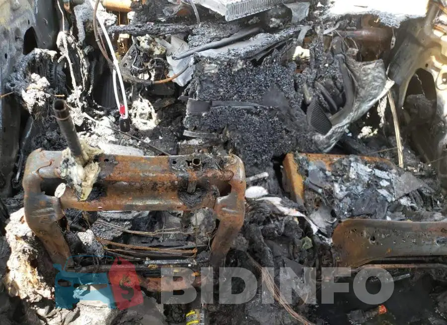 1G1ZD5ST4JF197374 Photo# 8