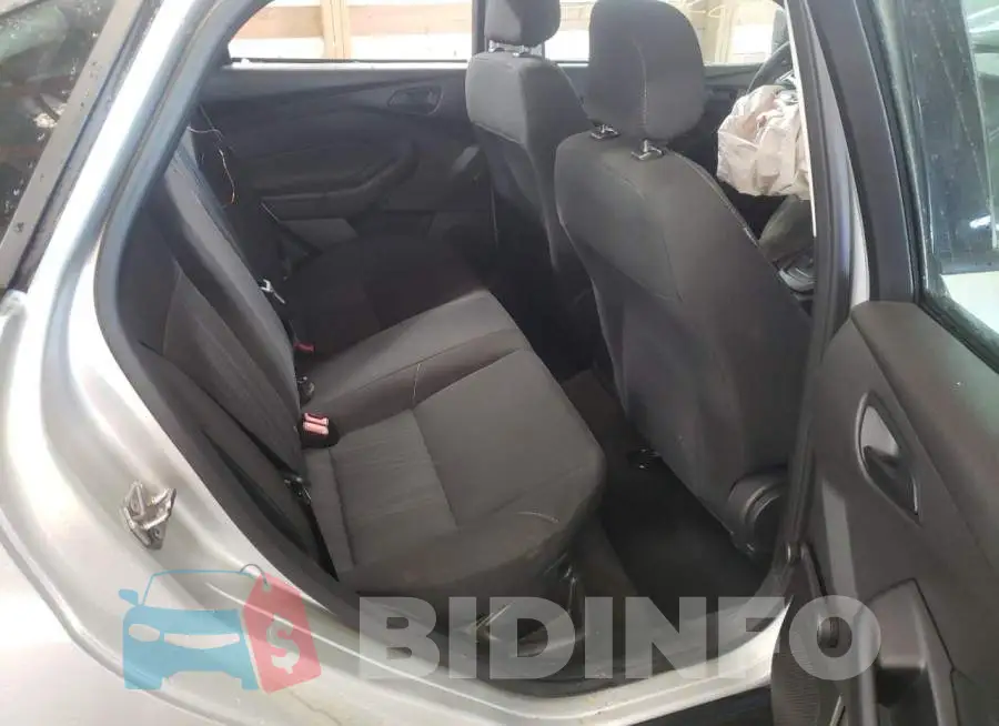 1FADP3E24GL274809 Photo# 6