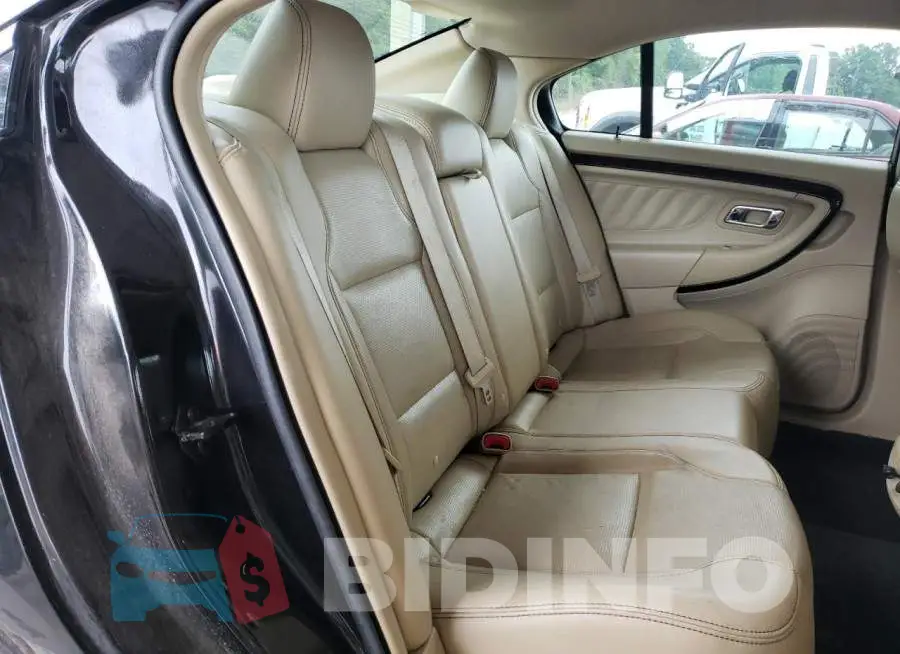 1FAHP2F80FG180318 Photo# 10