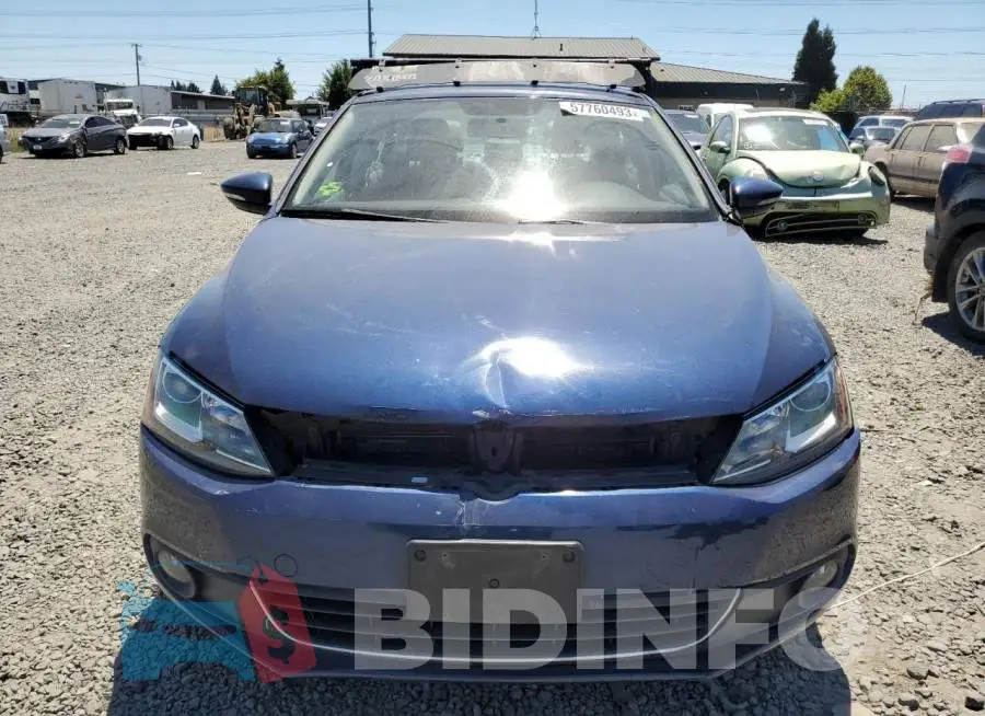3VW637AJ4EM332235 Photo# 5