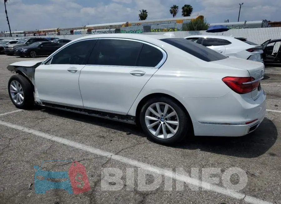WBA7E2C53JG742403 Photo# 2