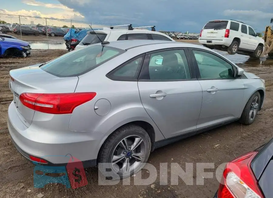 1FADP3F21JL240798 Photo# 3
