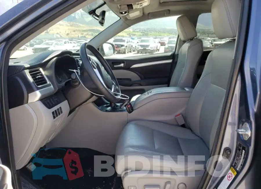 5TDJKRFH4GS282067 Photo# 7