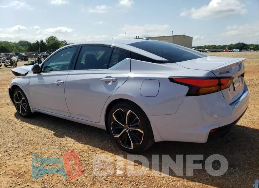 1N4BL4CV1PN399602 Photo# 2