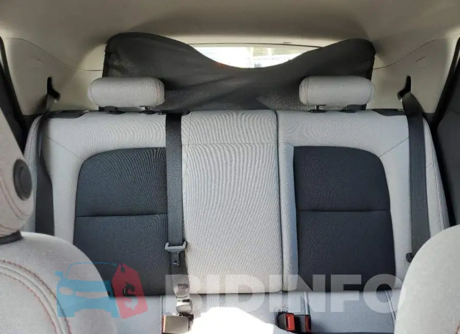 1G1FY6S02M4108694 Photo# 10