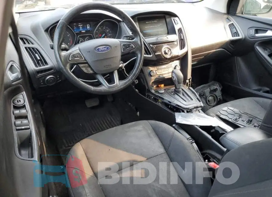 1FADP3M22HL302903 Photo# 8