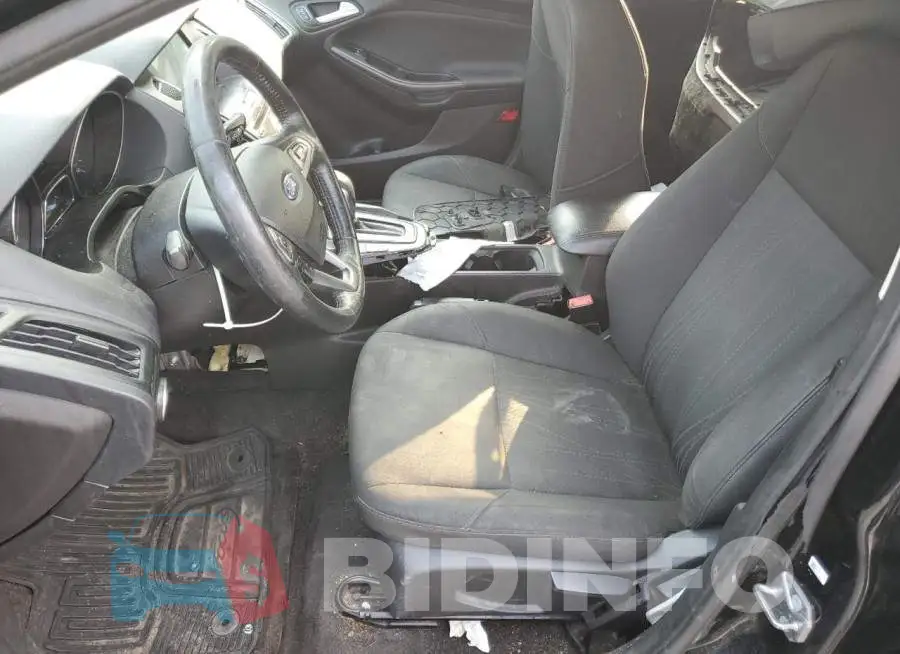 1FADP3M22HL302903 Photo# 7