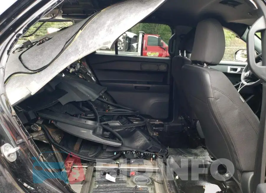1FM5K8AB6MGC25837 Photo# 10