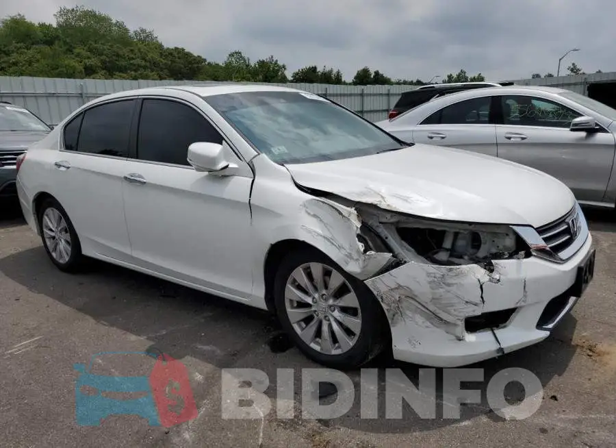 1HGCR2F81EA242732 Photo# 4