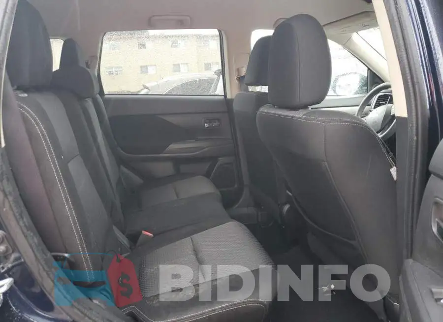 JA4AD2A37JZ052410 Photo# 11