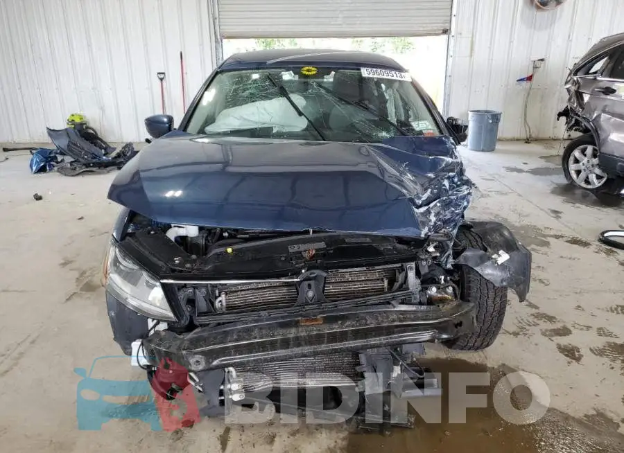 3VW2B7AJ0HM293813 Photo# 5