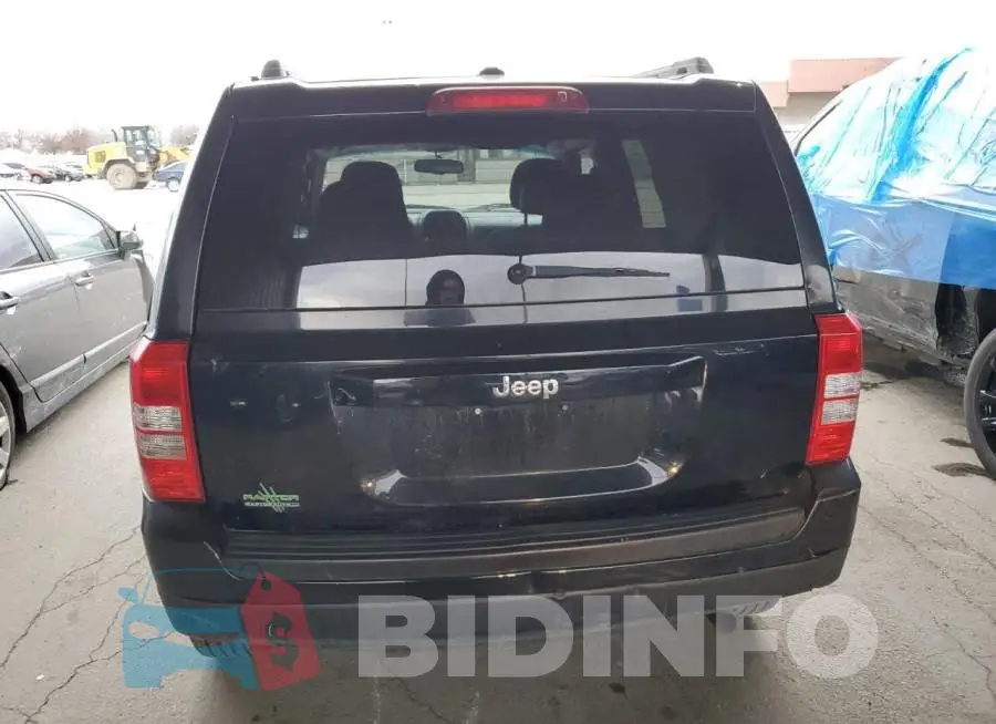 1C4NJPBB5HD203738 Photo# 6