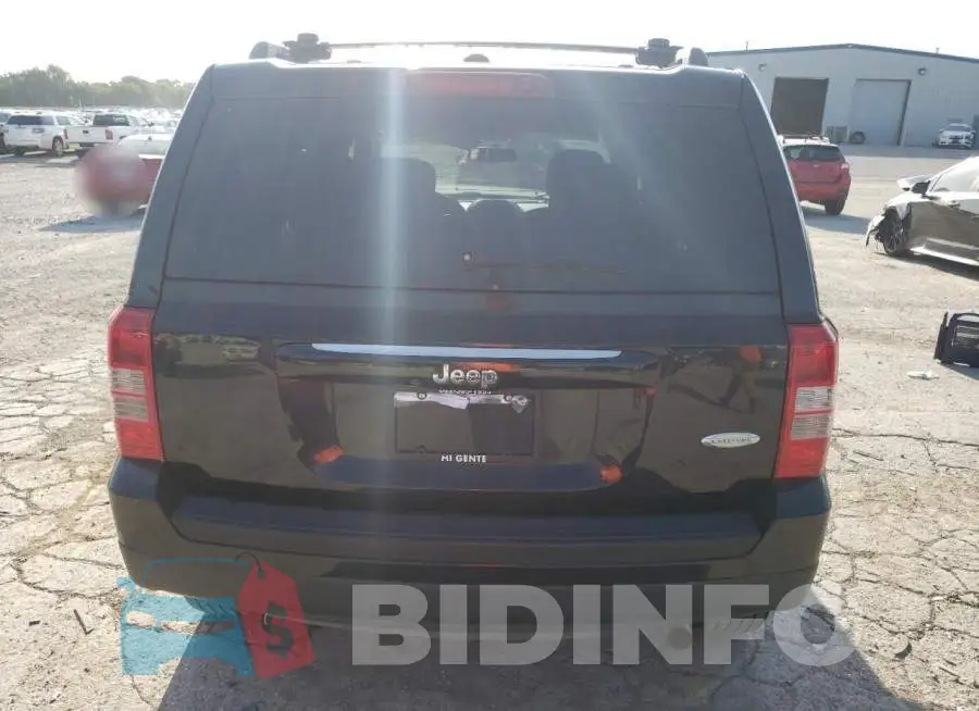 1C4NJPFB8GD519305 Photo# 6