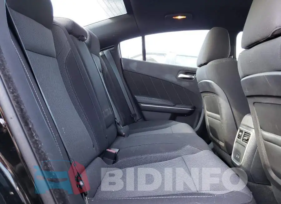 2C3CDXHG3FH725628 Photo# 10