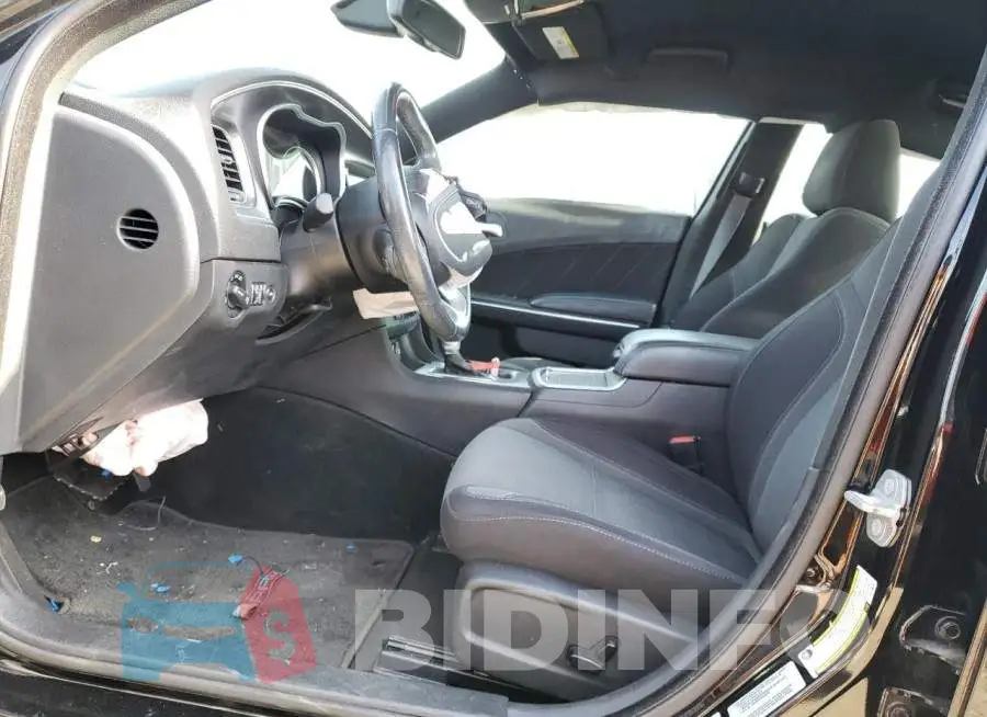 2C3CDXHG3FH725628 Photo# 7