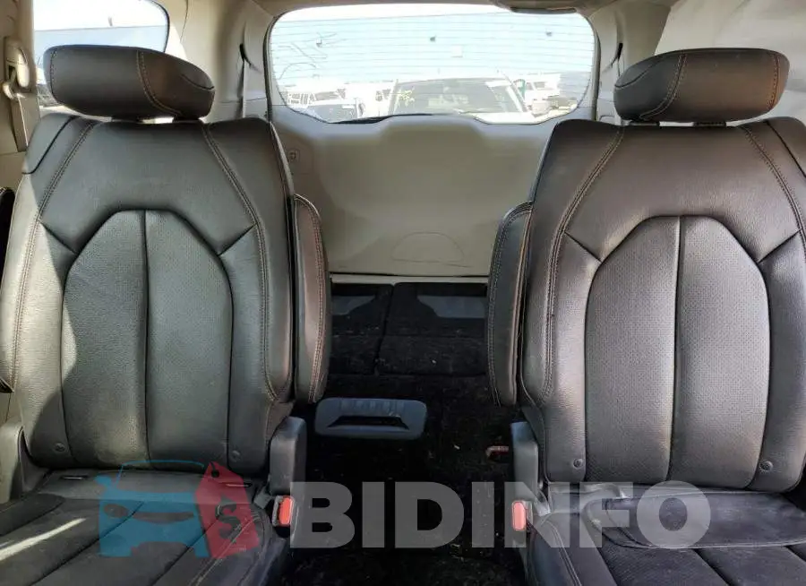 2C4RC1BGXJR158156 Photo# 10