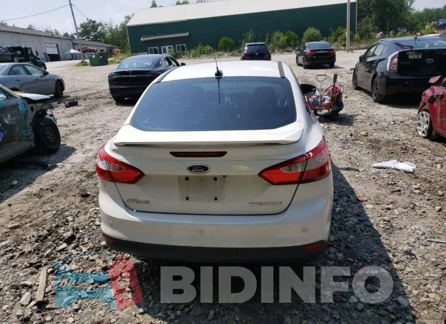 1FADP3J2XEL165077 Photo# 6
