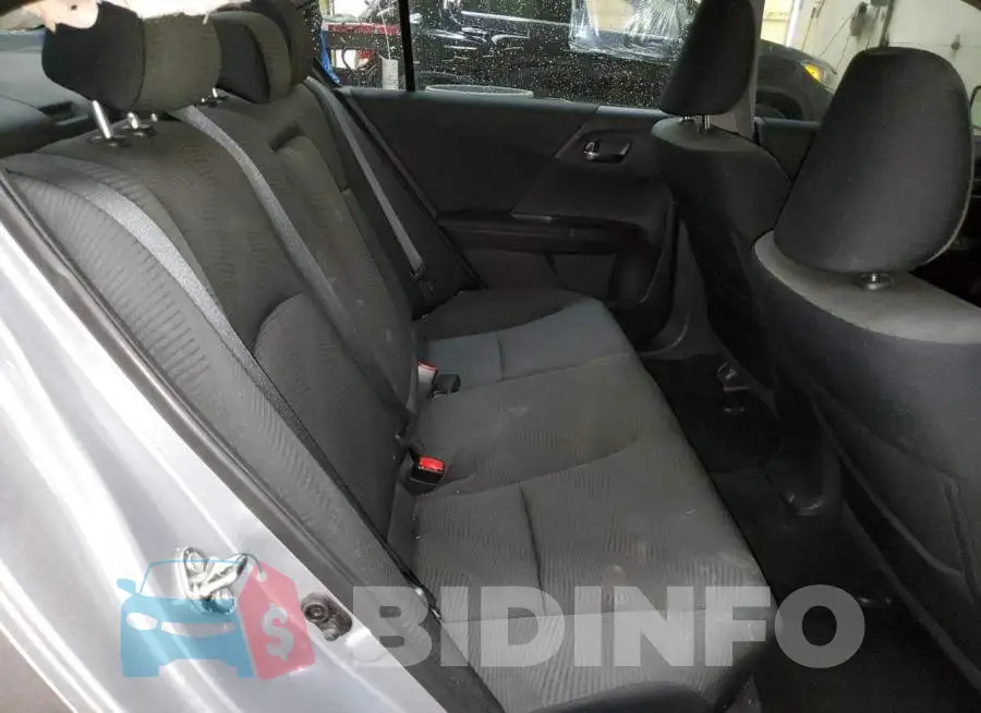 1HGCR2F33HA286157 Photo# 10