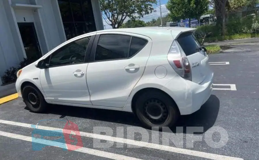 JTDKDTB32E1570315 Photo# 3