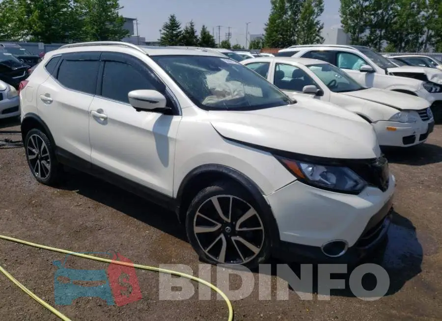 JN1BJ1CRXHW101323 Photo# 4
