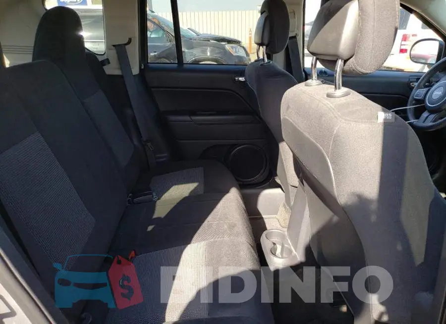 1C4NJCBA1FD104637 Photo# 11