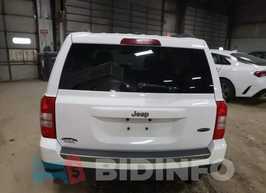1C4NJPBAXGD788449 Photo# 6