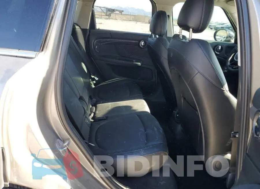 WMZYT5C34J3E60066 Photo# 10