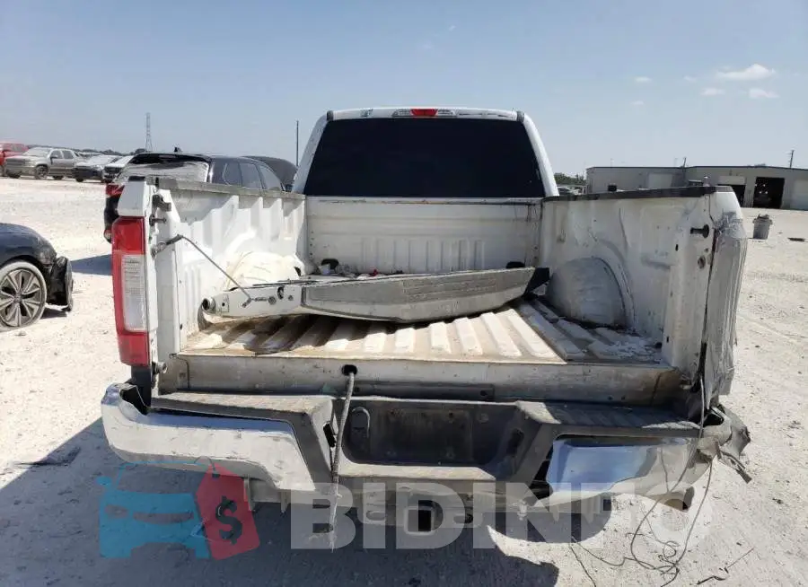 1FT7X2A62KEE11561 Photo# 6