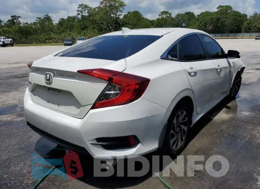 19XFC2F70HE008085 Photo# 3