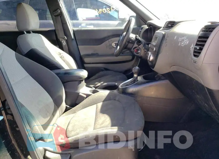 KNDJN2A27F7173872 Photo# 5