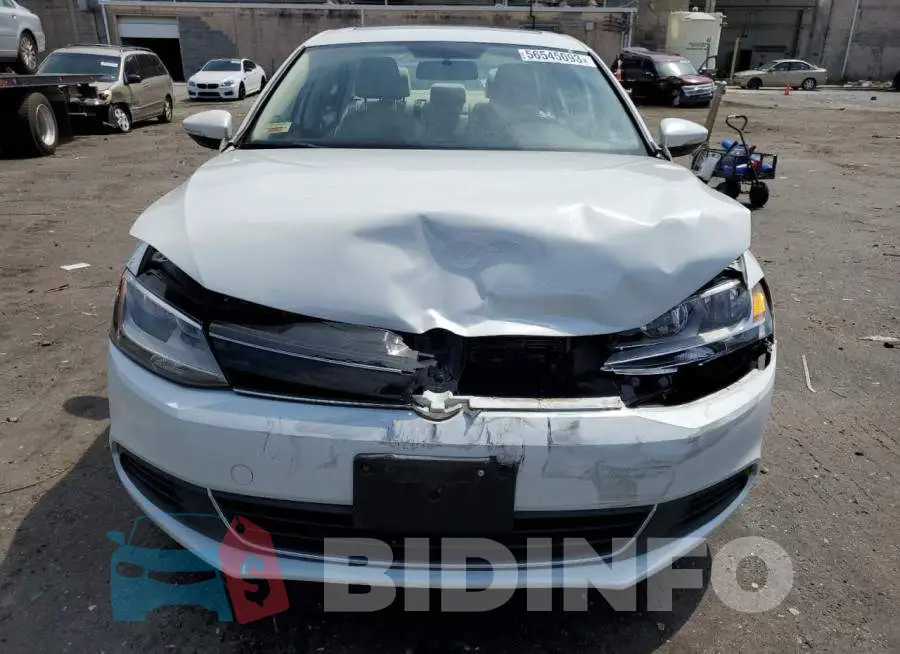 3VW637AJ4EM213164 Photo# 5
