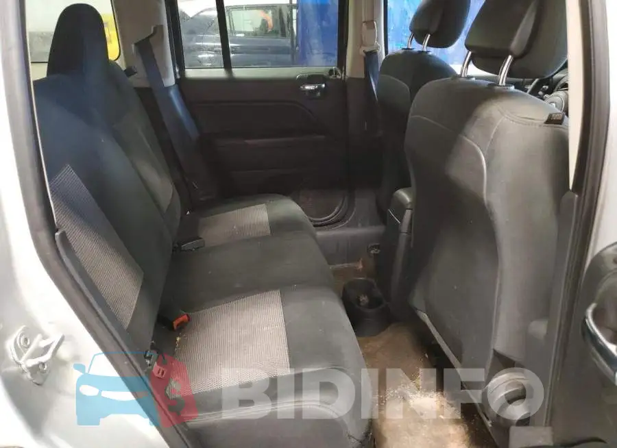 1C4NJRBB9ED588843 Photo# 11