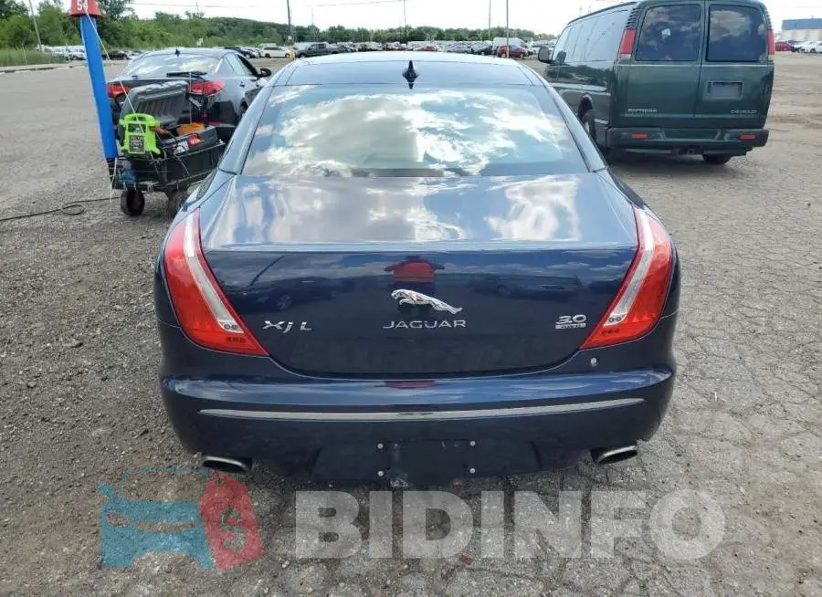 SAJWJ2GD8E8V71077 Photo# 6