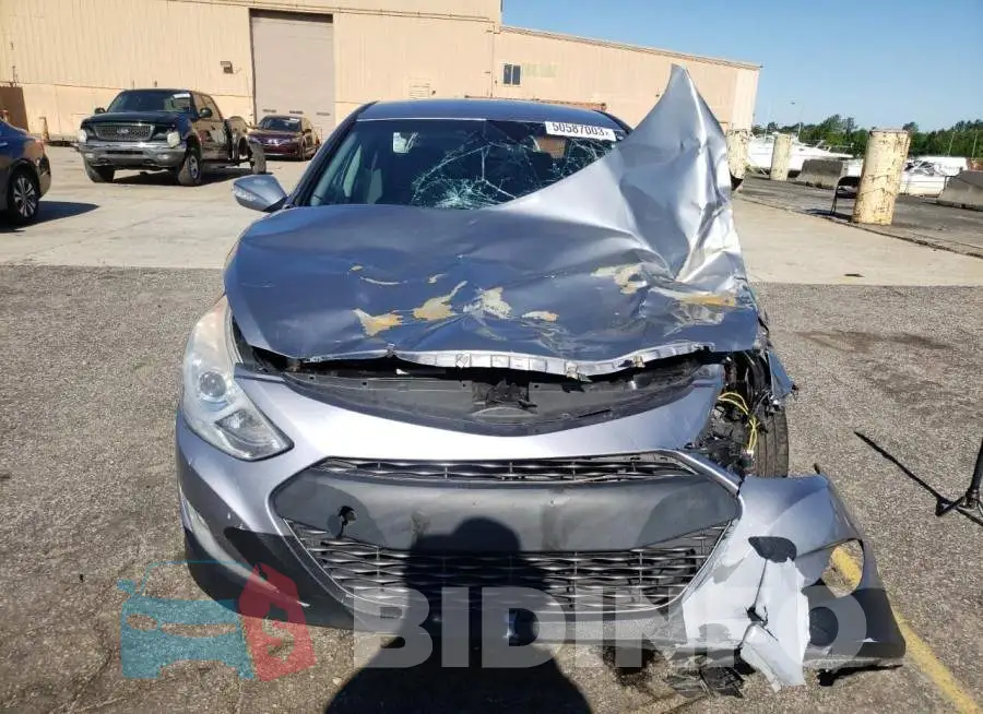 KMHEC4A41FA130972 Photo# 5