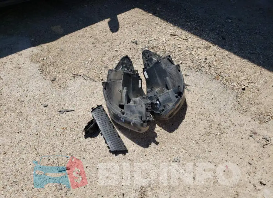 KNDJN2A2XG7299824 Photo# 12