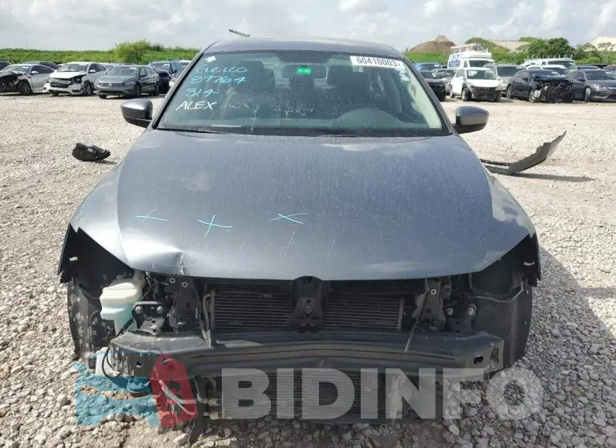 3VW2B7AJ8HM252202 Photo# 5
