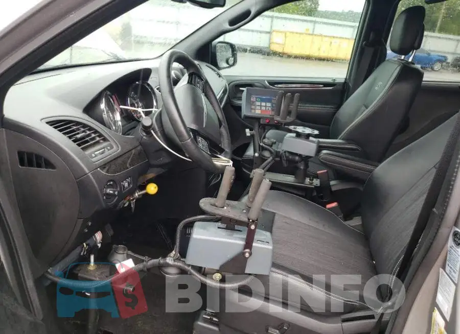 2C4RC1HGXGR142149 Photo# 7