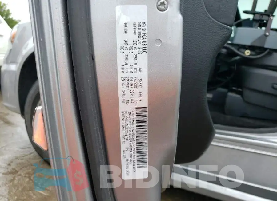 2C4RC1HGXGR142149 Photo# 13