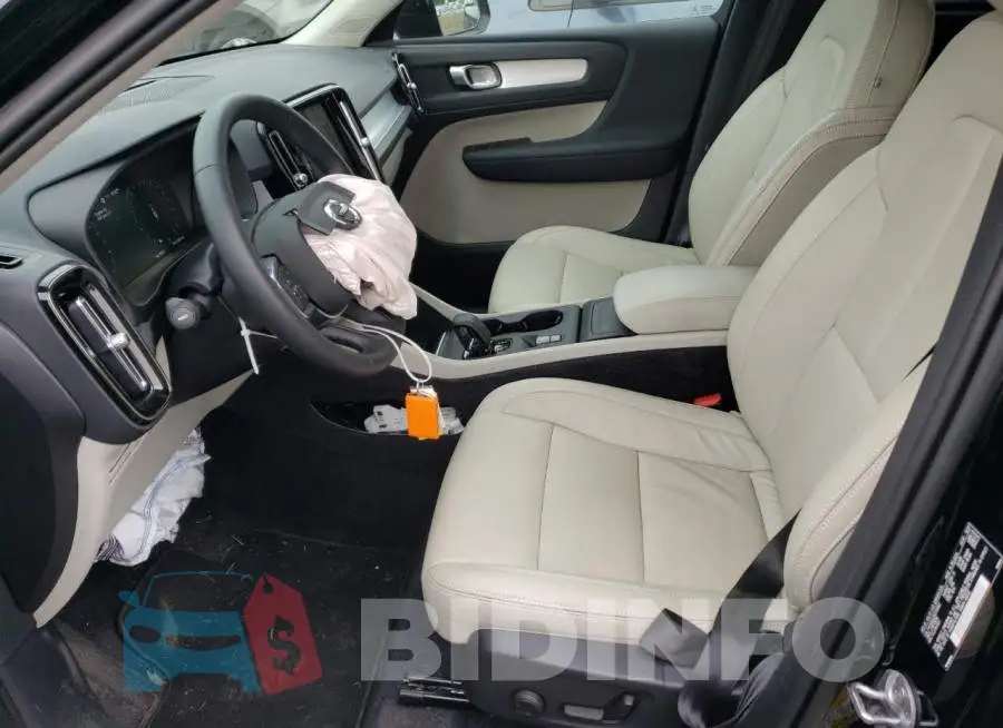 YV4162UK2N2729362 Photo# 7