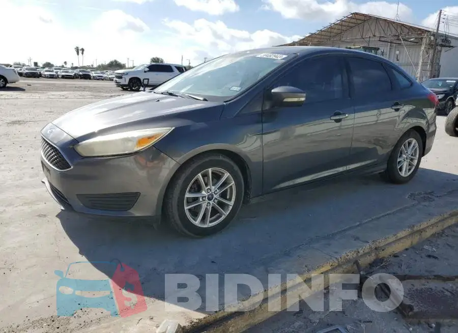 1FADP3F2XGL360110 Photo# 1