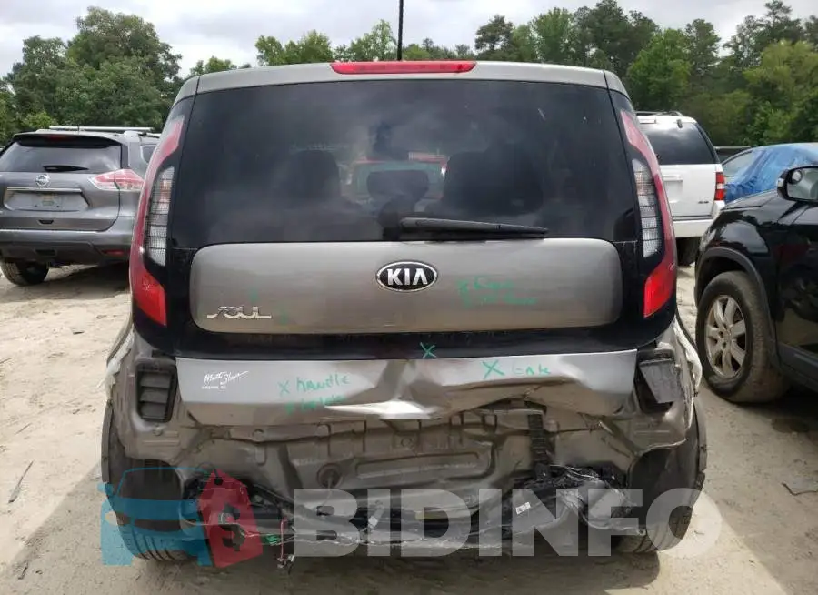 KNDJN2A2XJ7523813 Photo# 6
