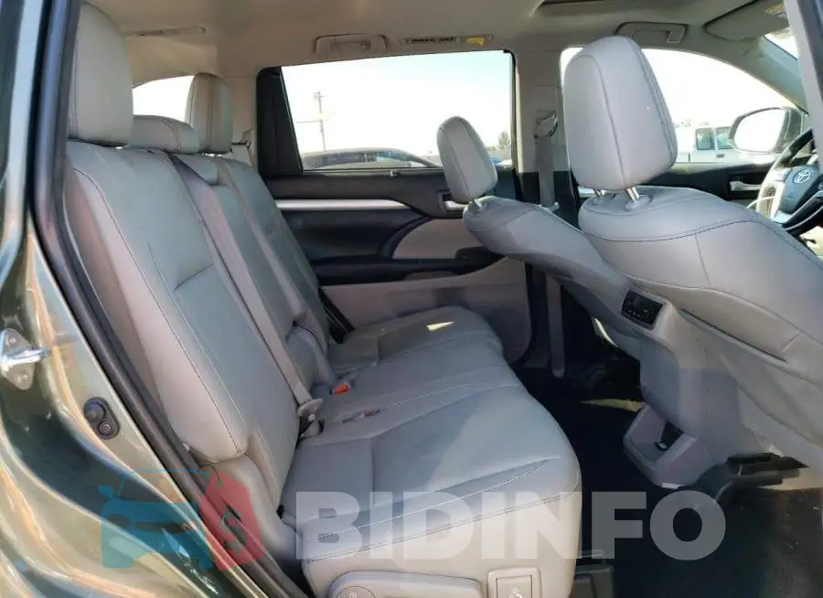5TDJZRFH8JS891388 Photo# 10